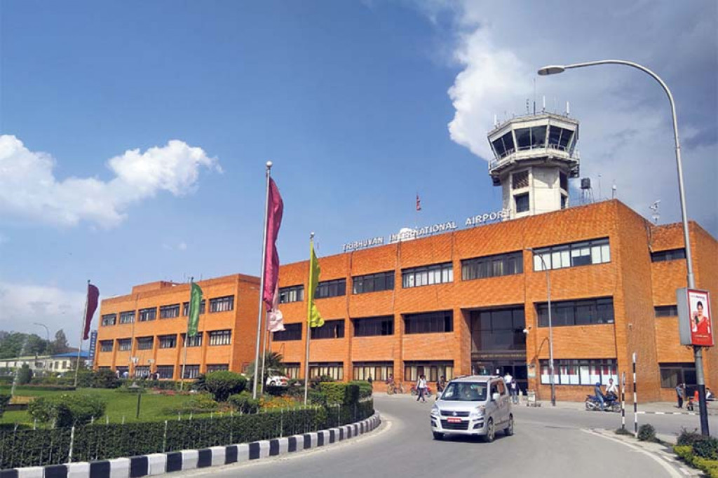 विमानस्थलका पसल कारबाहीमा