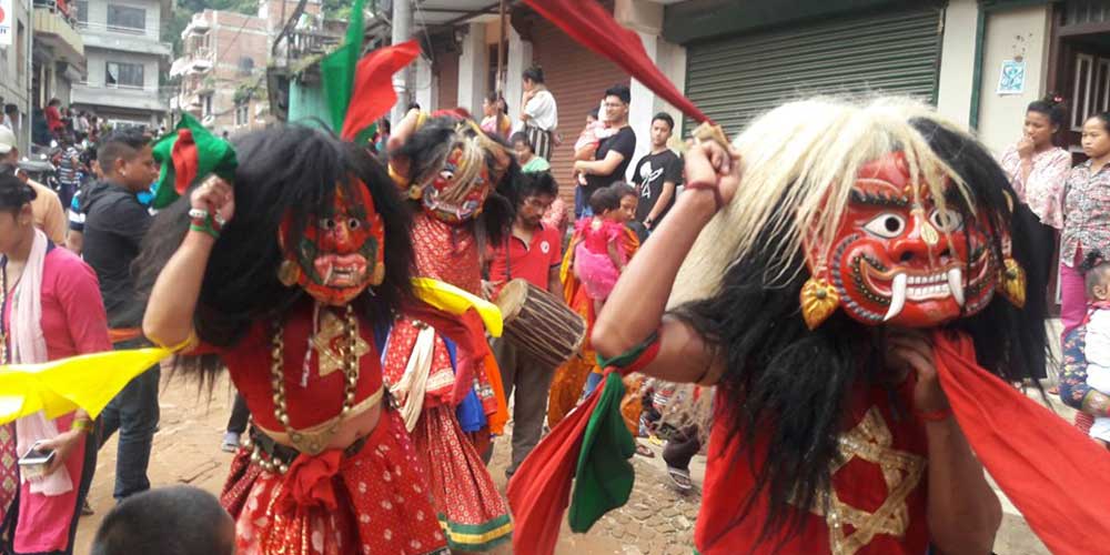 बेनीमा परम्परागत ‘बर्खे नाच’ देखाउन सुरु