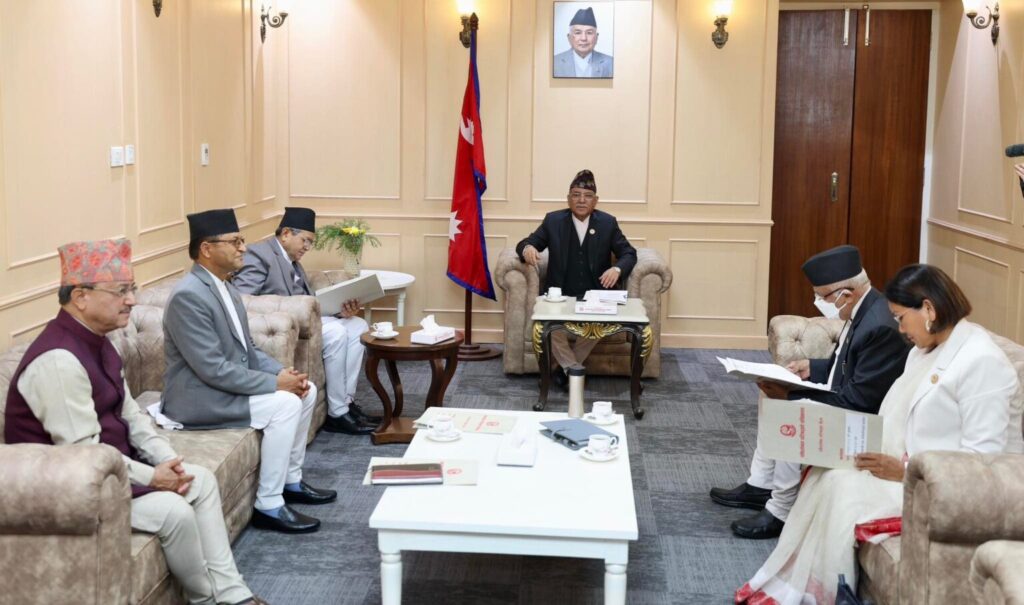 संवैधानिक परिषद्को बैठक बस्दै