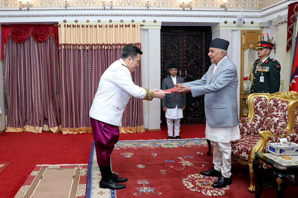 नवनियुक्त राजदूतद्वारा राष्ट्रपतिसमक्ष ओहोदाको प्रमाणपत्र पेश