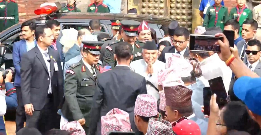 राष्ट्रपति पौडेलद्वारा पाटनस्थित कृष्ण मन्दिरको दर्शन