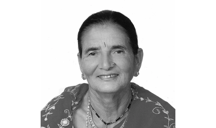 कोमल ओलीलाई मातृशोक