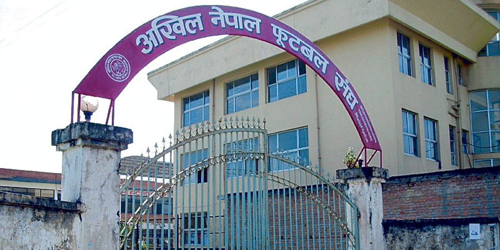एन्फाविरुद्ध ‘बी’ डिभिजन क्लव मोर्चाबन्दीमा 