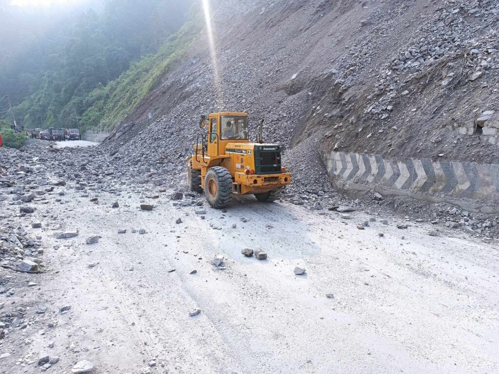 अवरुद्ध उत्तर-दक्षिण कोसी राजमार्ग पुनः सञ्चालन