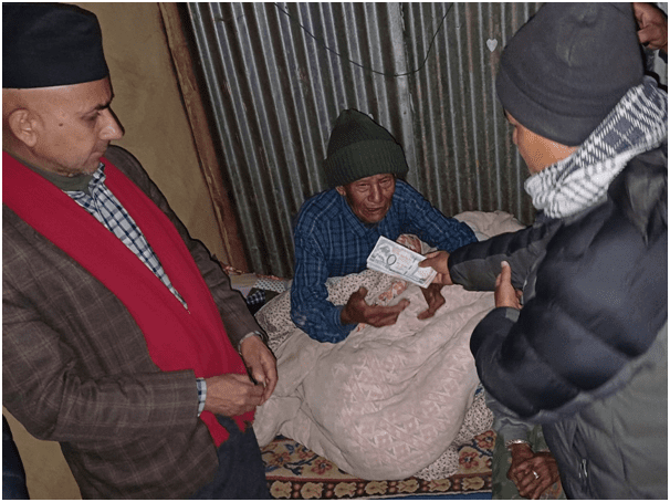 अग्निपीडितलाई आर्थिक सहयोग