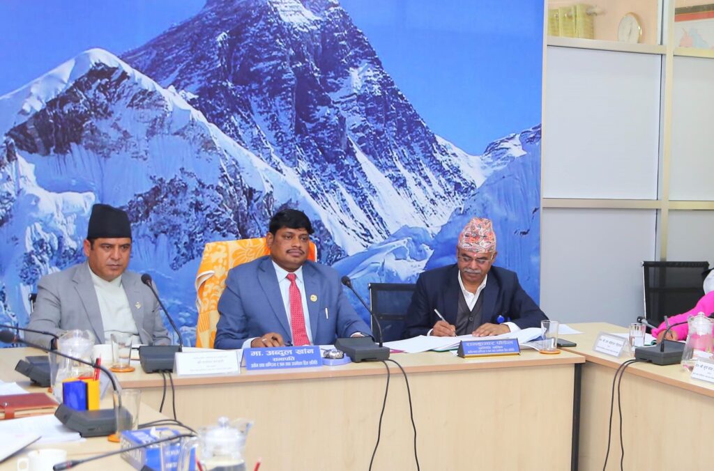 उदयपुर र हेटौँडा सिमेन्ट उद्योगमा भएको घाटा न्यूनीकरण गर्छौँ : उद्योगमन्त्री भण्डारी