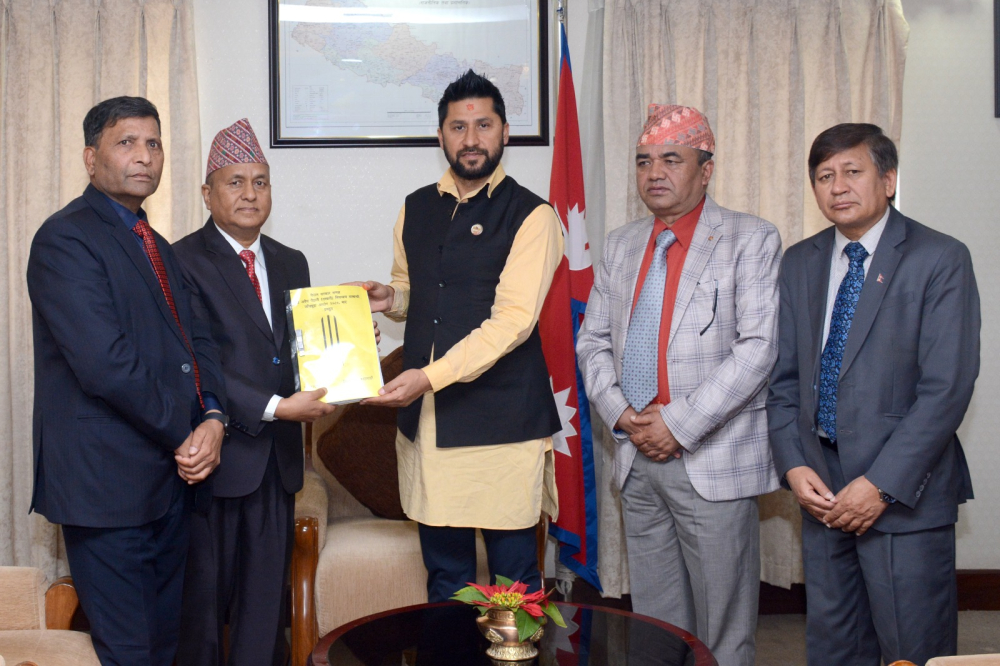 जाँचबुझ आयोगले उठायो प्रश्न : सुन तस्करीमा संलग्न माओवादी र एमाले नेता अनुसन्धान बाहिरै