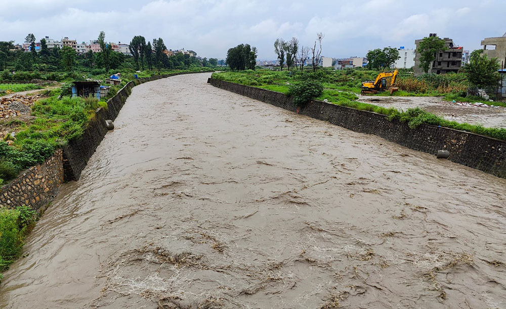 लगातारको बर्षाले देशका विभिन्न नदीमा सतर्कता तह पार, सतर्क रहन आग्रह