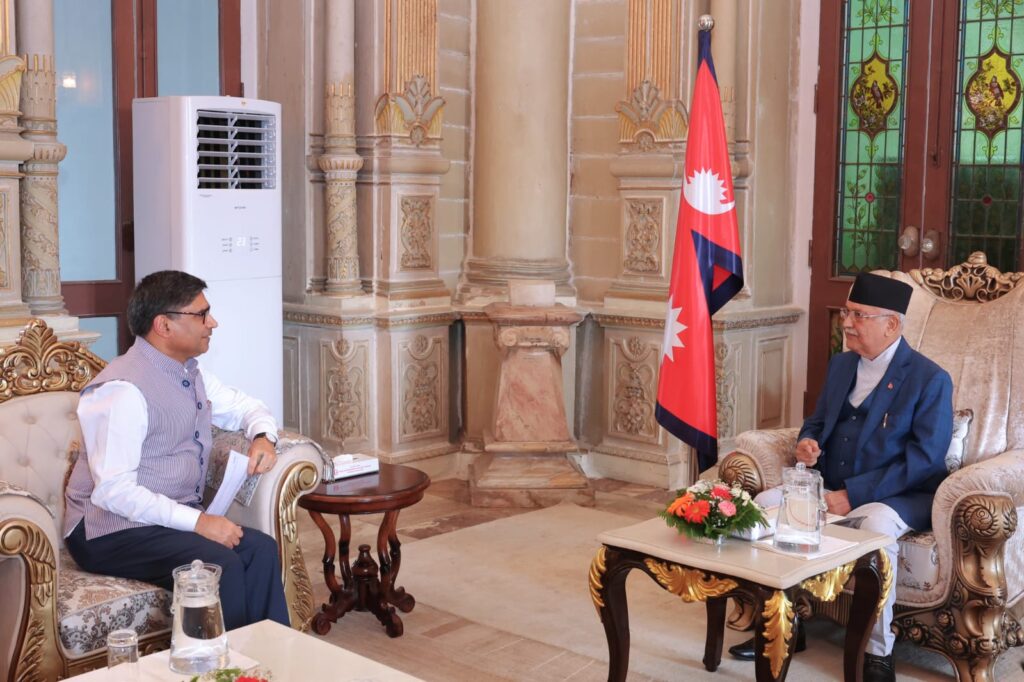 प्रधानमन्त्री ओली र भारतीय बिदेश सचिवबिच शिष्टचार भेटबार्ता