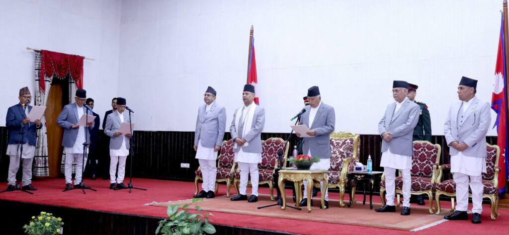तीन प्रदेश प्रमुखले लिए शपथ