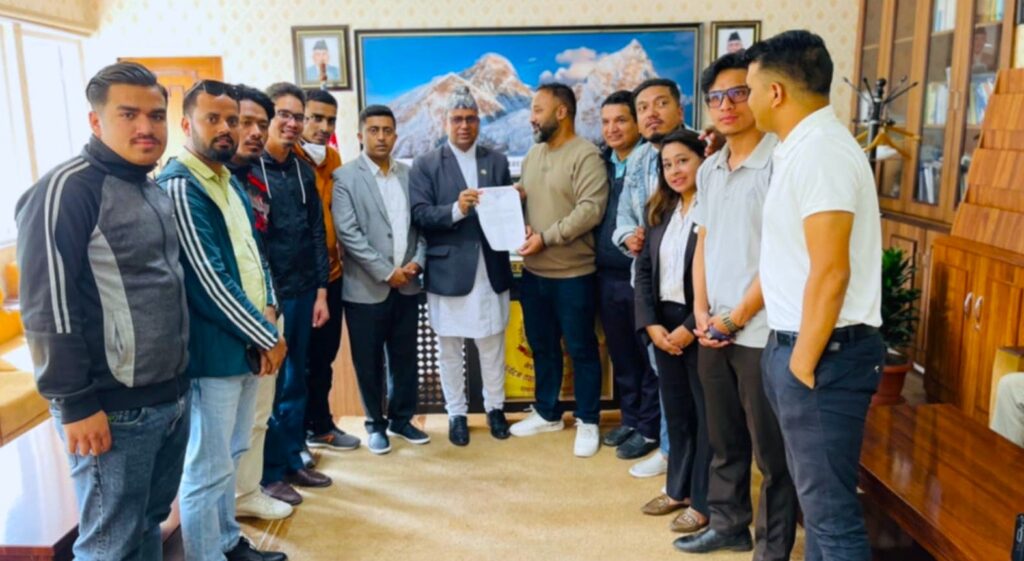 हवाई भाडामा भएको मनोमानी रोक्न अनेरास्ववियूको ध्यानाकर्षण