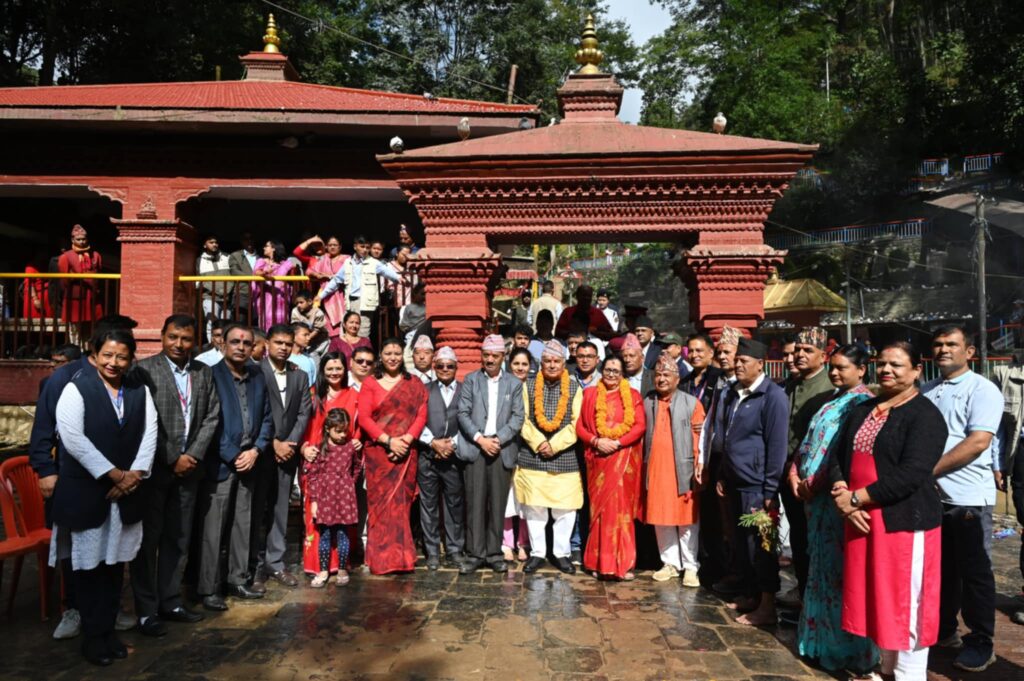 राष्ट्रपतिद्वारा दक्षिणकाली मन्दिरमा पूजाअर्चना