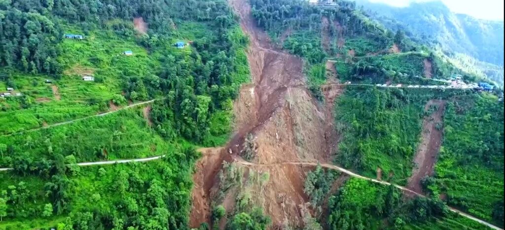 बाढीपहिरोबाट २ सय ४४ जनाको मृत्यु, १९ अझै बेपत्ता
