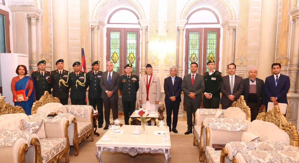 प्रधानमन्त्री ओलीसँग भारतीय सेनाध्यक्ष द्विवेदीको भेट