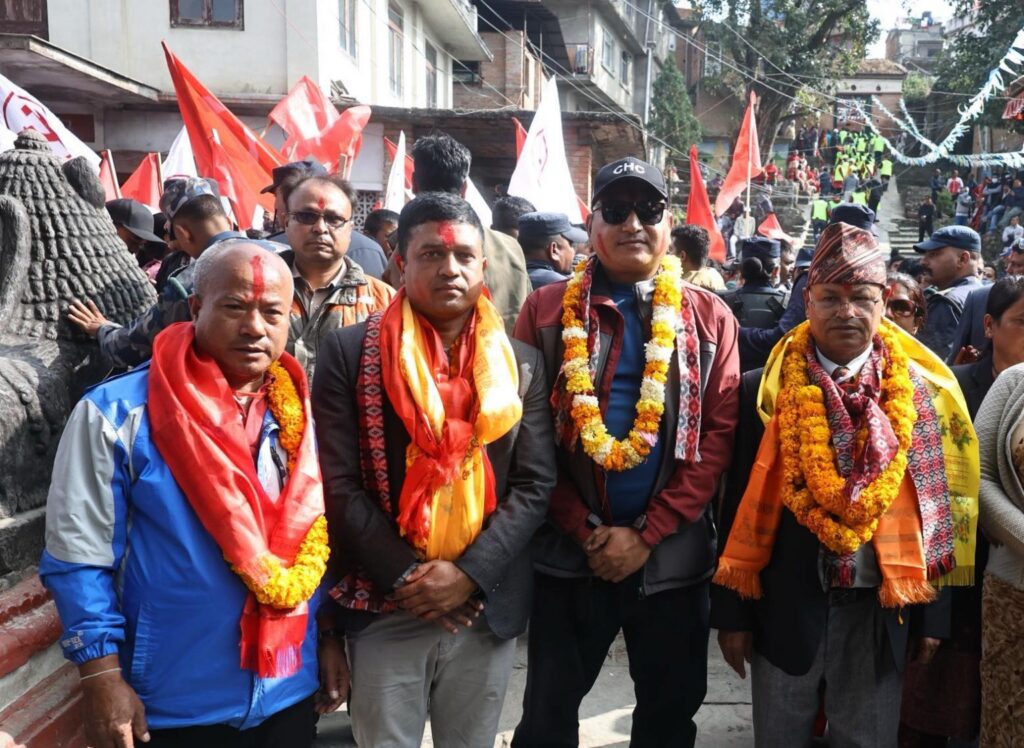 फूलमालासहित उम्मेदवारी दिन हिडेका महर्जनको बाटोमै उम्मेदवारी खोसिएपछि…
