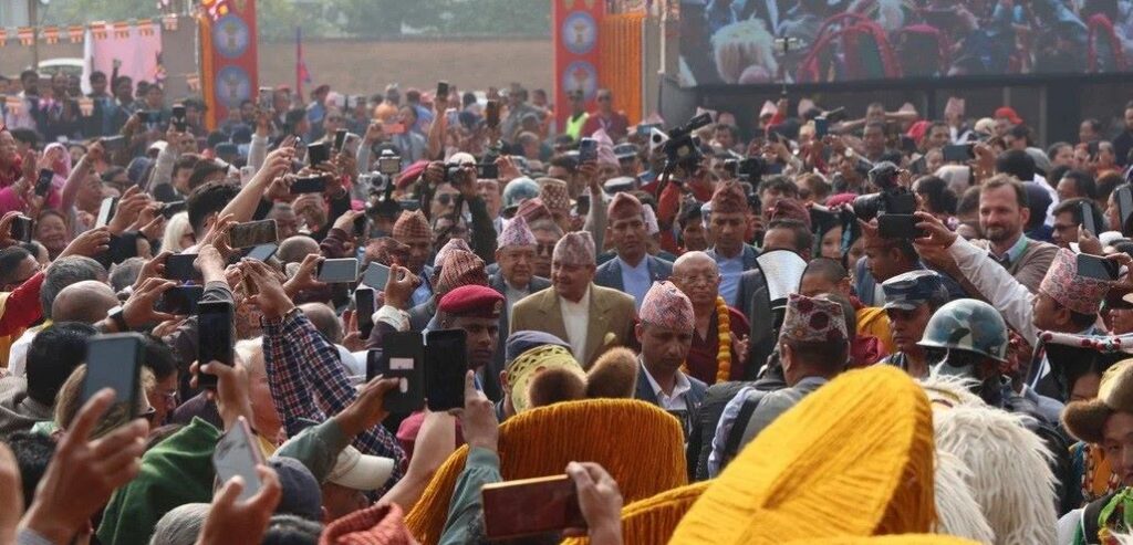 हजार बुद्ध मूर्तिको प्राण प्रतिष्ठामा सरीक हुन पूर्वराजा ज्ञानेन्द्र लुम्बिनीमा