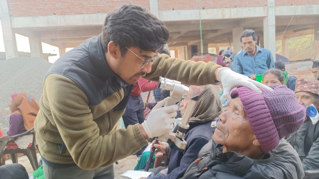 एक सय जनाको आँंखाको शल्यक्रिया गरियो