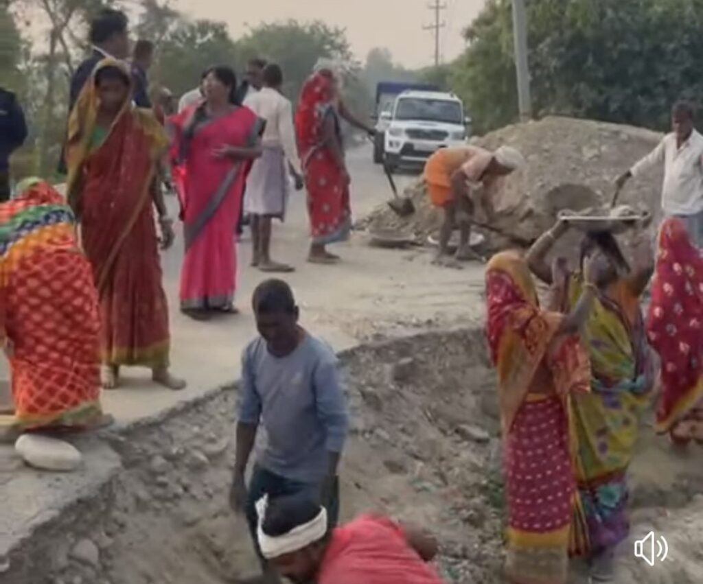 गढीमाई मेलालाई लक्षित गर्दै मौलापुरद्वारा बाटो मर्मत