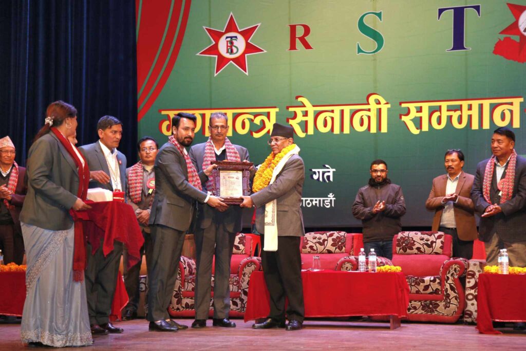 माओवादी अब कसैको वैशाखी नटेकी आफ्नै खुट्टामा उभिएर लड्छ- अध्यक्ष दाहाल