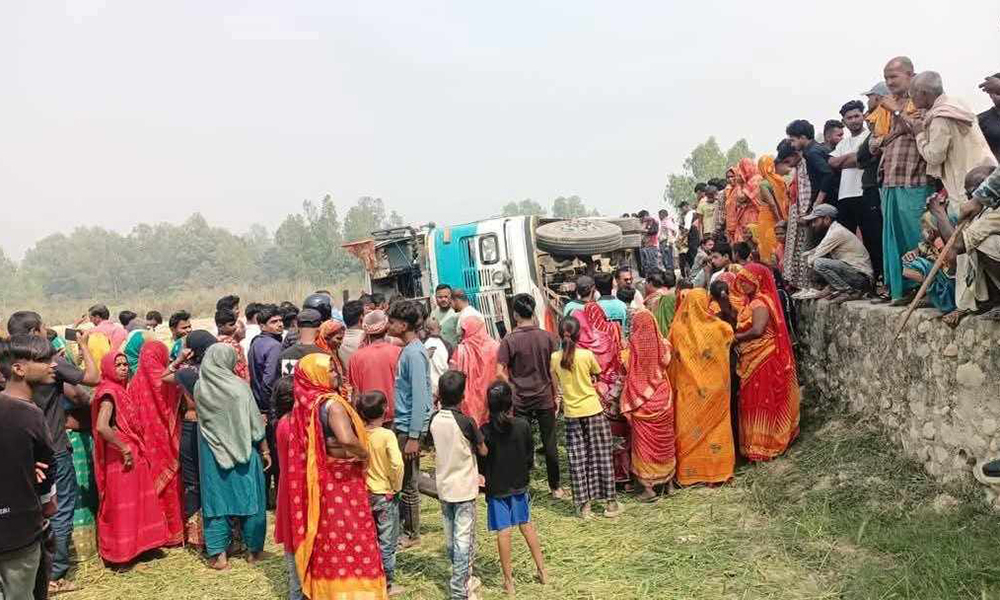 महोत्तरीमा यात्रुबाहक बस दुर्घटना