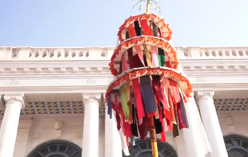 बसन्तपुरमा ठड्याइयो चीर, विधिवत रुपमा सुरु भयो होली