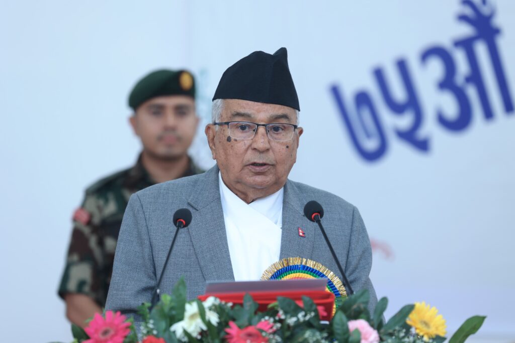 सरल र प्रभावकारी सेवाप्रवाहबाट कर्मचारीतन्त्रले नागरिकको मन जितेमात्र लोकतन्त्र दरिलो हुन्छ : राष्ट्रपति पौडेल