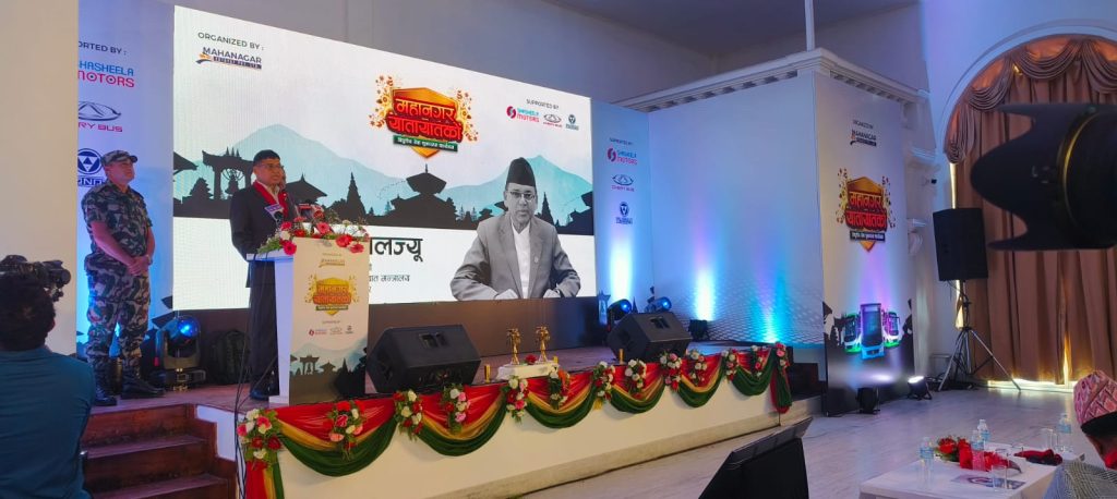सार्वजनिक यातायातलाई प्रविधियुक्त र स्तरीय बनाउन मन्त्री दाहालको जोड