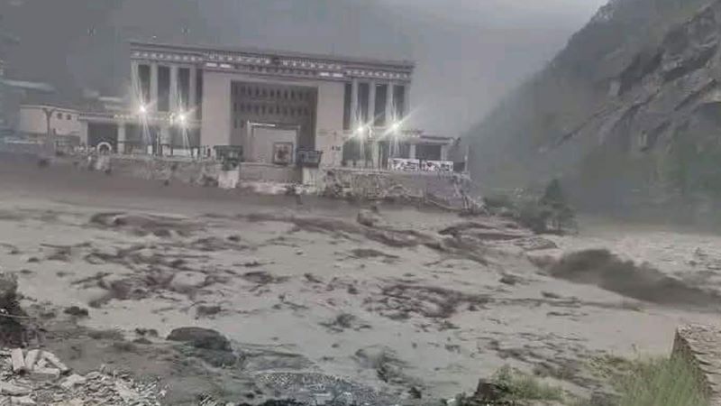 रसुवा बाढीको प्रभाव: व्यापारीलाई चीनबाट सामान आयात गर्नै सकस