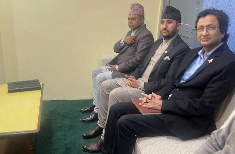 सरकारी टोलीले आज तीन दलका पार्टी कार्यालयको अनुगमन गर्ने